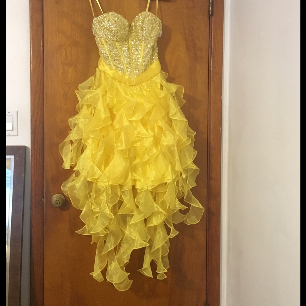 🎉Sale🎉Atiana’s Yellow Prom